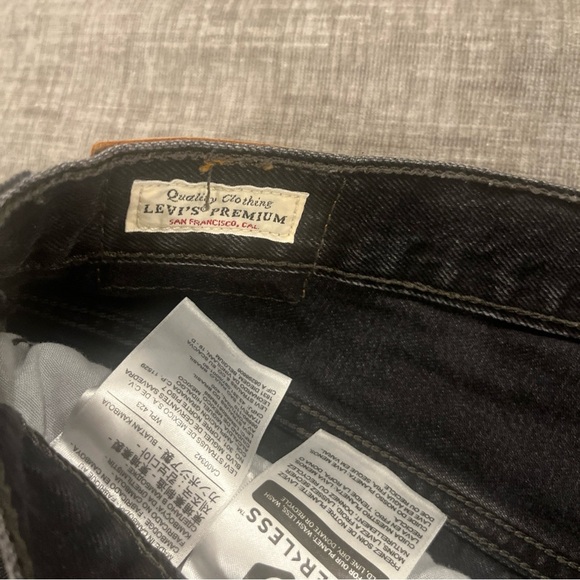 Levi's 501 Big E Premium Cutoff Jean Shorts 32 - Picture 3 of 7